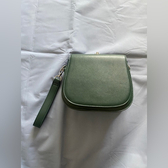 Miniso Japan Forest Green Mini Purse Bag with Silver Hardware and Magnetic Clasp - Picture 1 of 6